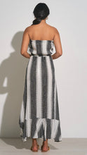 Load image into Gallery viewer, Black &amp; White Sleeveless Maxi